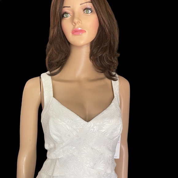 London Times Ivory Ruffle Dress size 6 - Picture 9 of 11